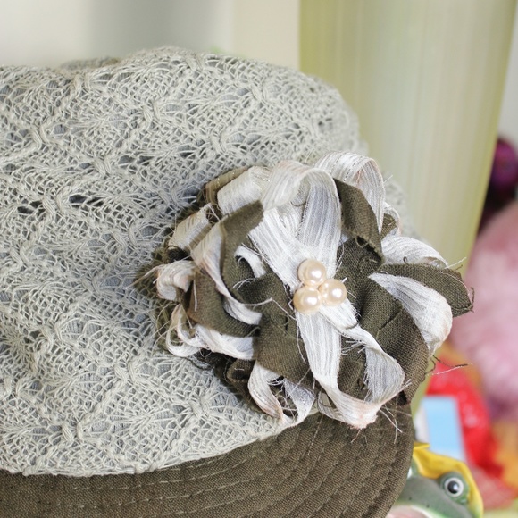 Rear Vintage Grace Hat. main image 5